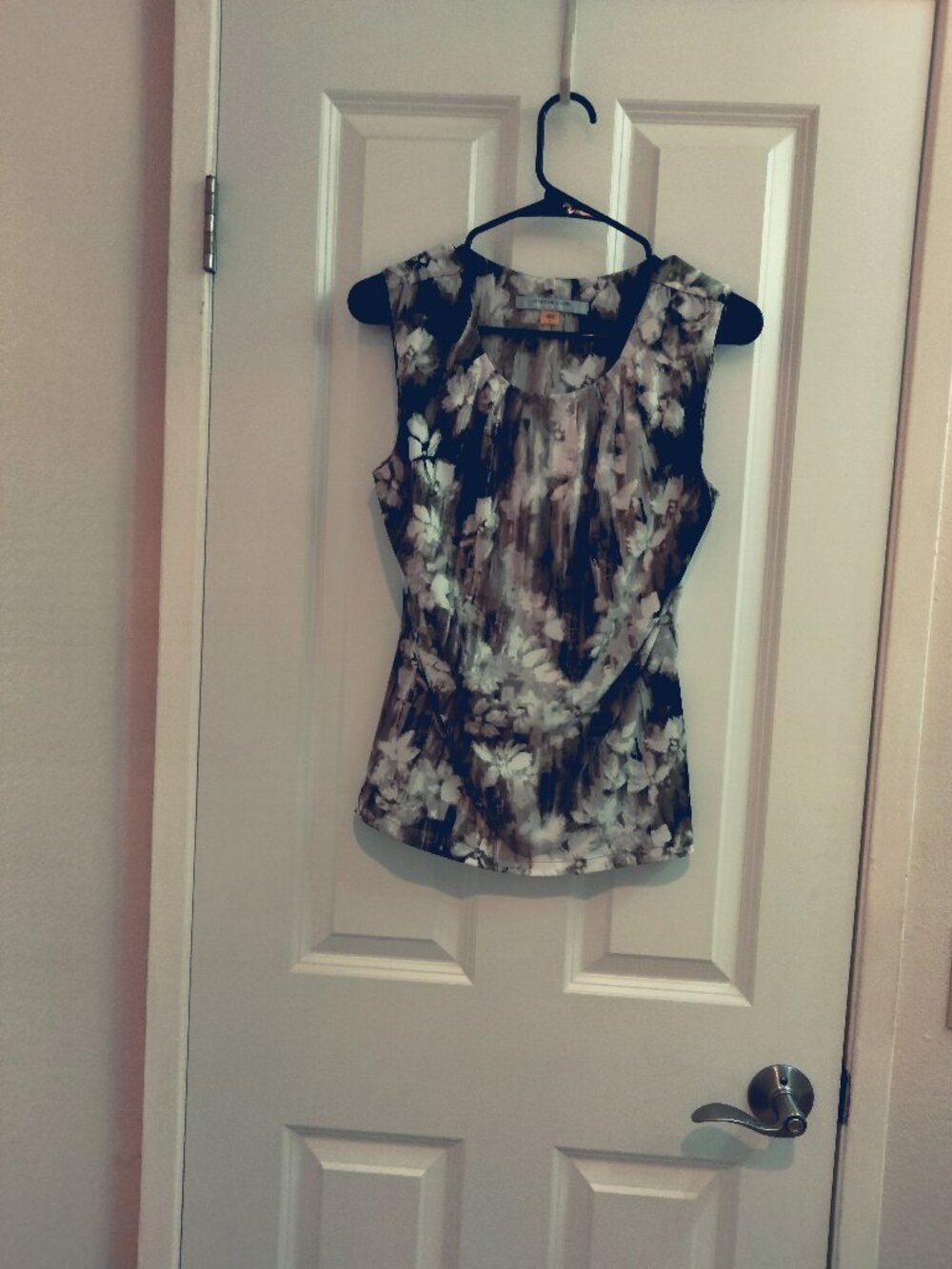 Black/White blouse - Marc New York - Size S - Sleeveless in great condition